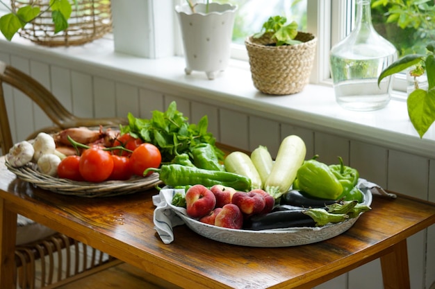 Świeże warzywa na stole